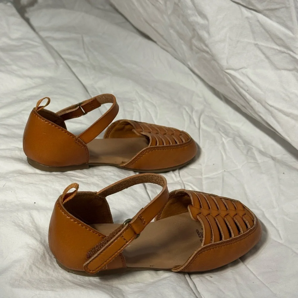 Old Navy Kids Tan Sandals - Picture 4 of 5